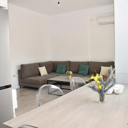 Apartment Sunny - 253 Plazhi San Pietro
